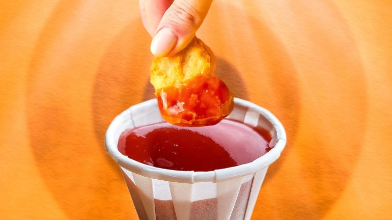 https://www.tastingtable.com/1471804/clever-hack-wider-paper-condiment-cups-easier-dipping/