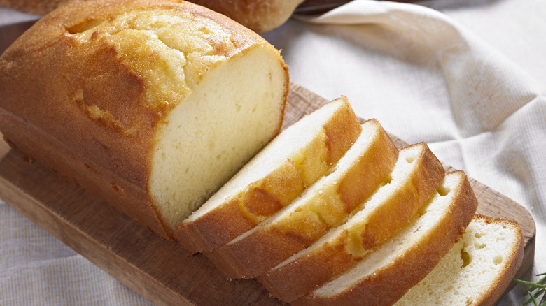 Sliced pound cake