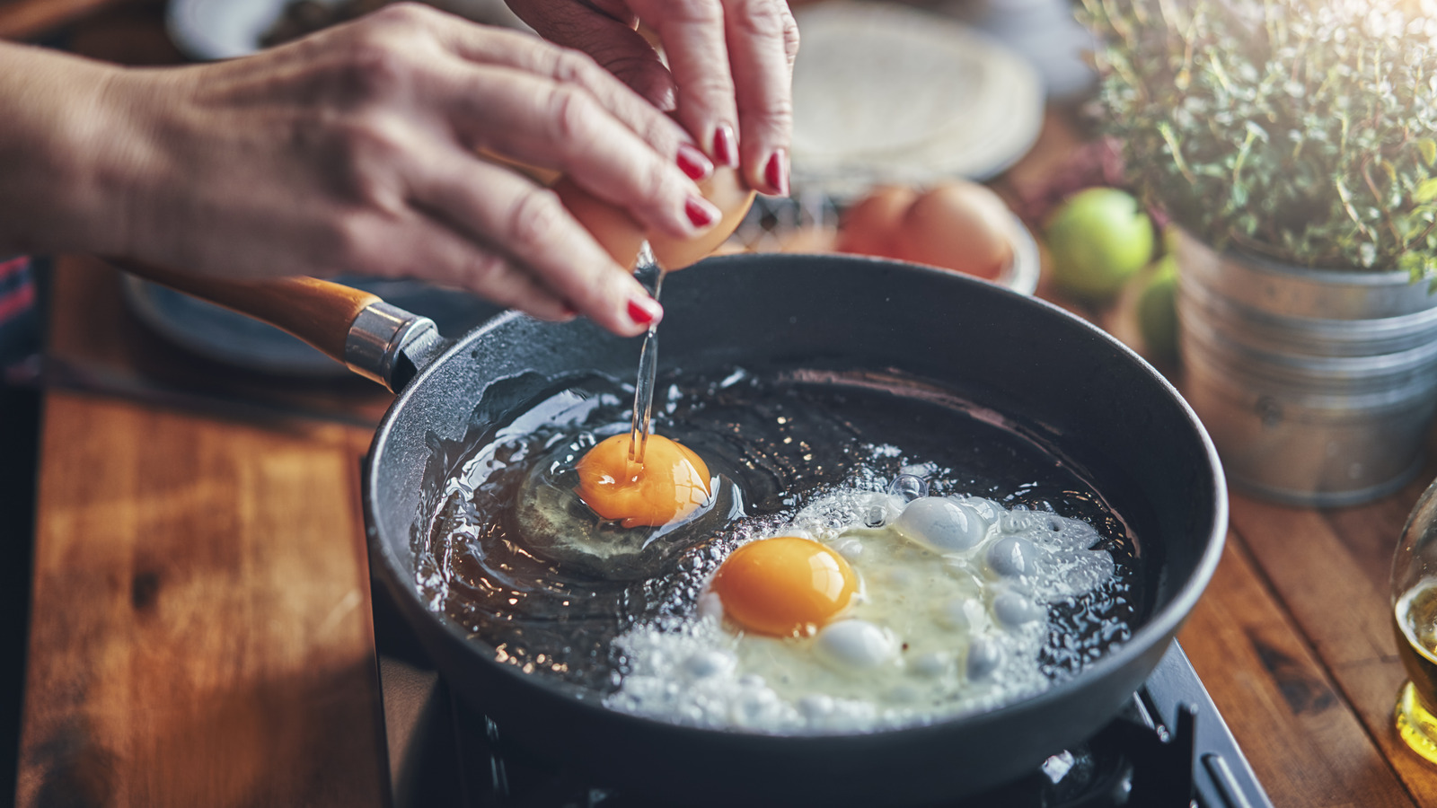 https://www.tastingtable.com/1528947/difference-artisan-mass-produced-cast-iron-skillet/