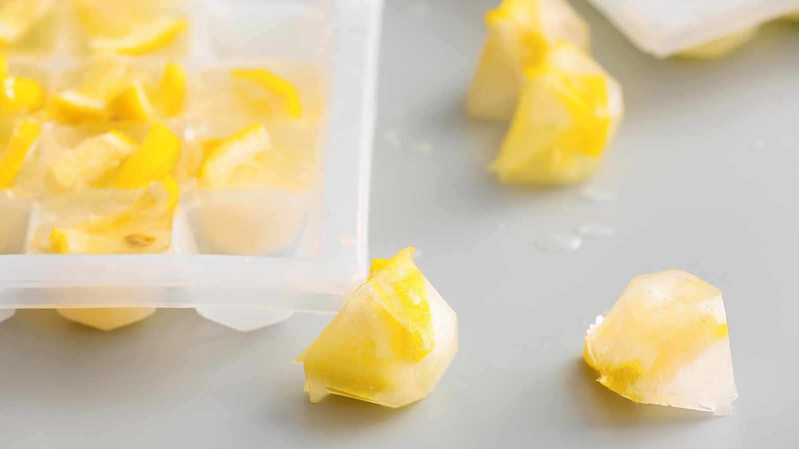 https://www.tastingtable.com/1428473/freeze-lemon-juice-vinegar-garbage-disposal-fresheners/