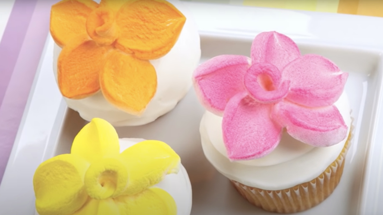 https://www.tastingtable.com/1477715/marshmallows-flowers-steps/