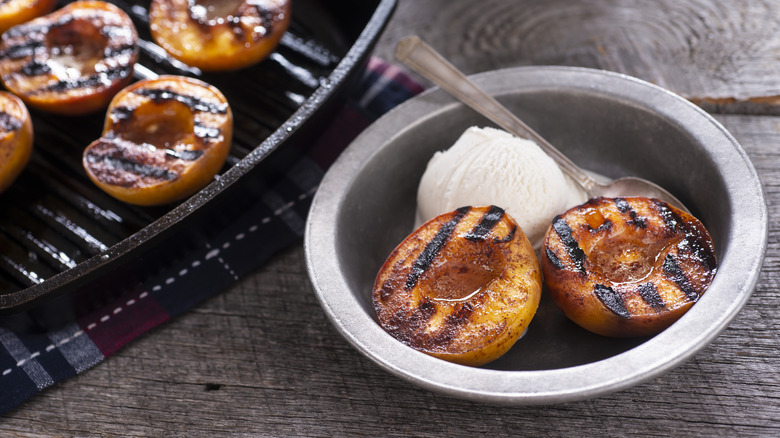 Grilled peaches and ice cream